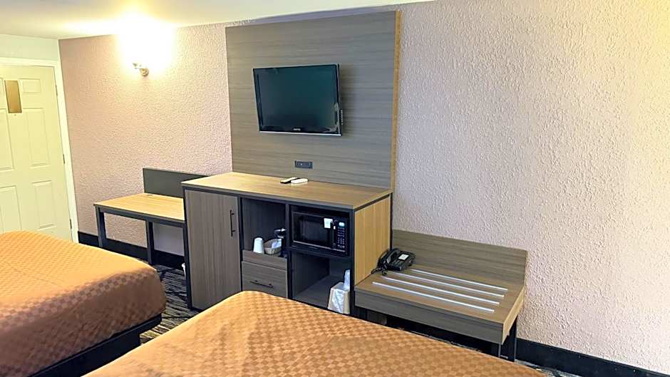 Cedar Hill Lodge