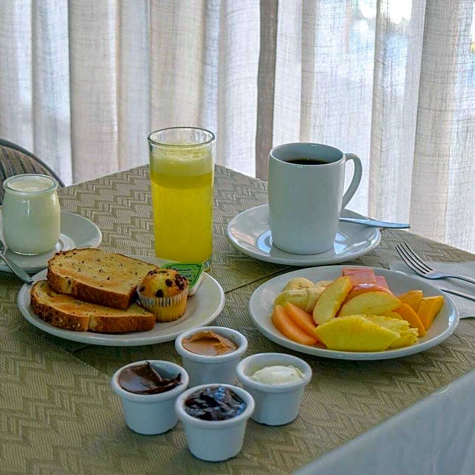 Hotel Bucaneros