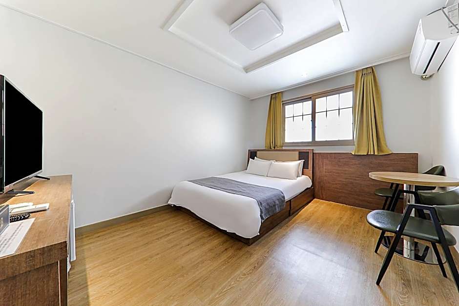 Gallery Hotel BnB