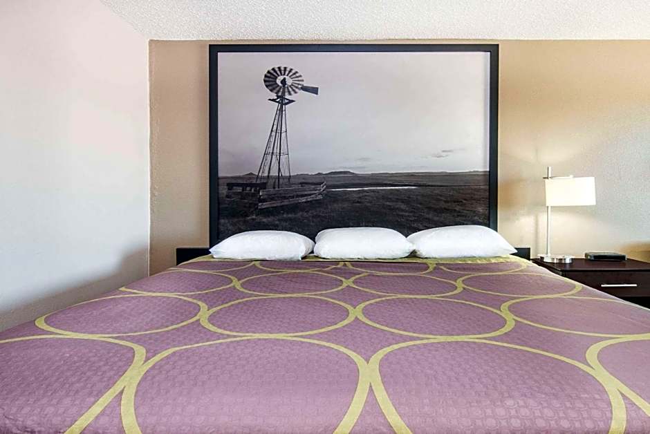 Photo 1 of 4 of 1 King Bed