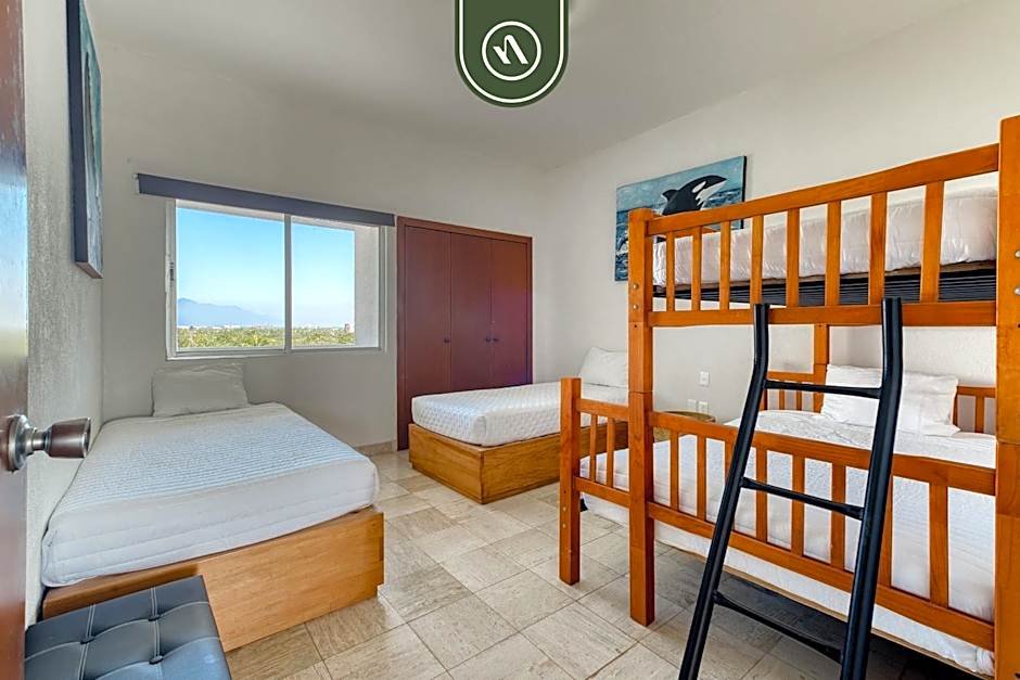 2BR Condo with Private Blacony - Oceean View