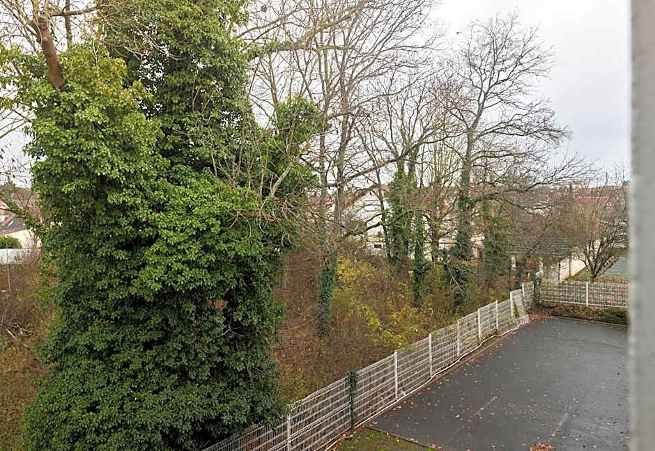 B&B Hôtel Saint-Michel sur Orge