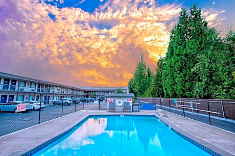 Motel 6-Salem, OR - Expo Center