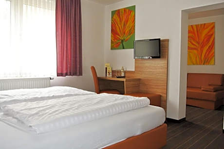 Standard Twin Room with Sofa