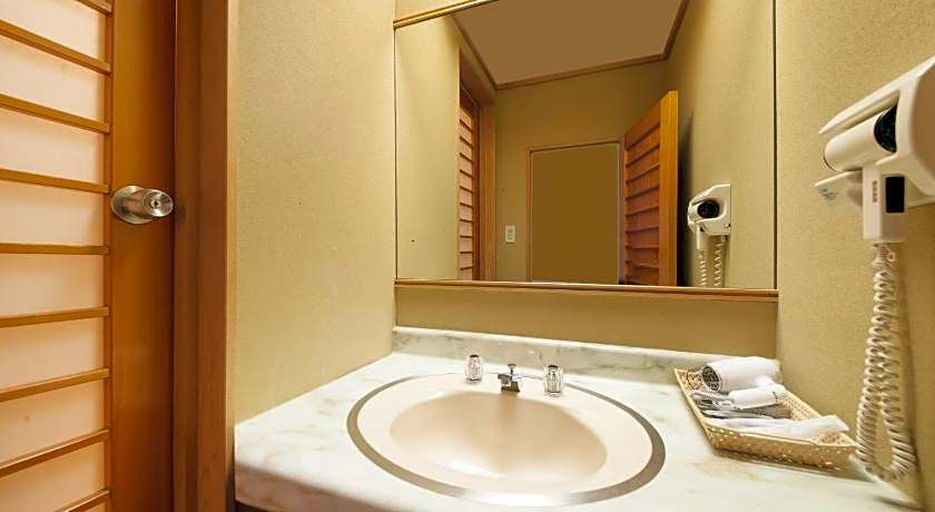 MICASA (Minakami Hot Spring Ryokan)