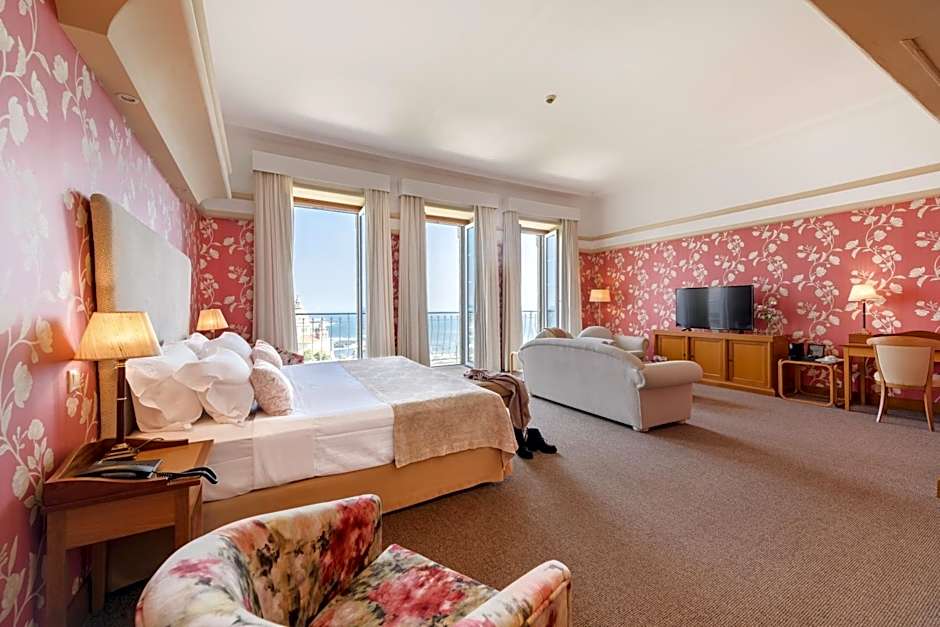 POUSADAS DE PORTUGAL MONUMNENT & HISTORIC HOTELS