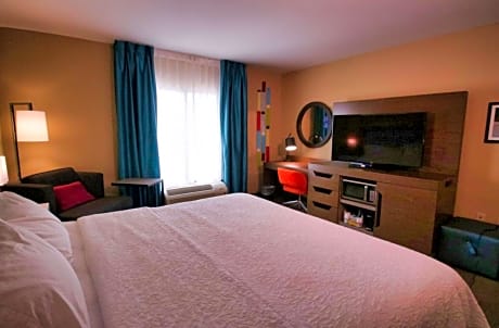 1 King Bed Ns