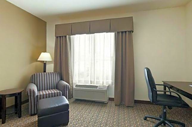 Holiday Inn Express Hotel & Suites Lander