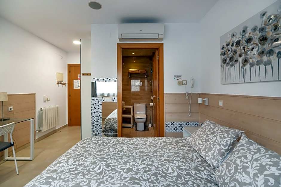 Hostal House