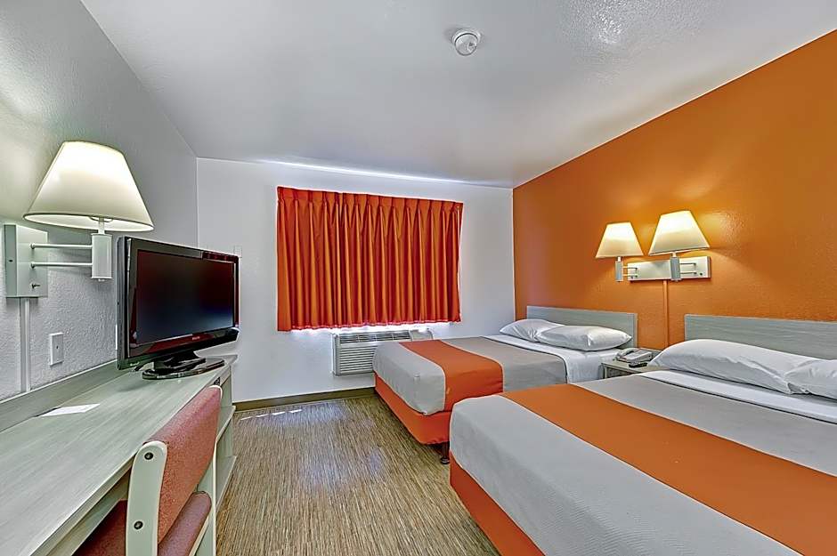 Motel 6-Glenview, IL - Chicago North
