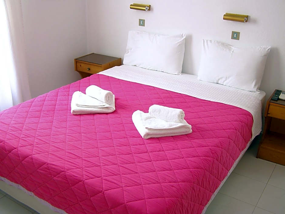 Elena Studios & Apartments