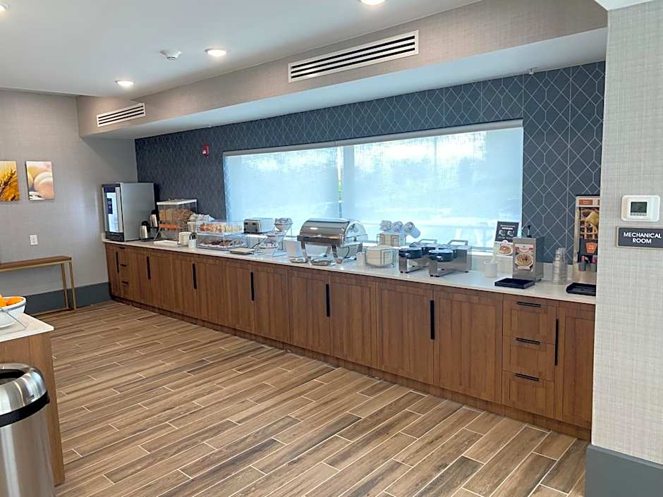 Comfort Inn & Suites