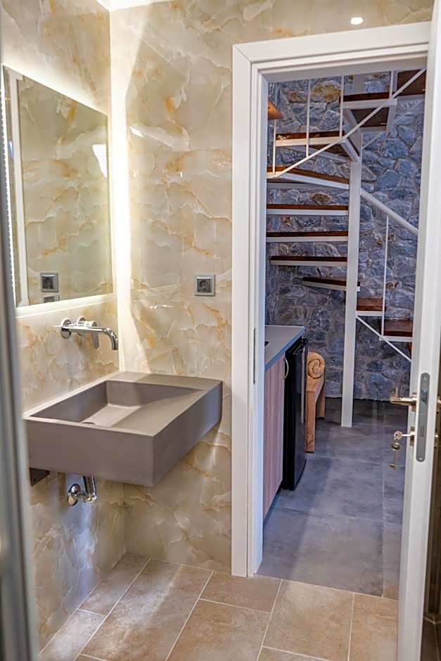 THALASSIA LUXURY APARTMENTS