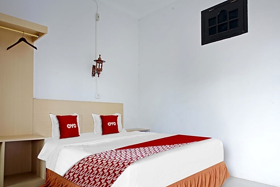 OYO 90221 Makarim Guest House Syariah