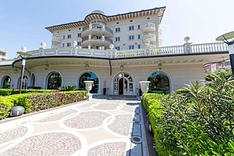 Palace Hotel