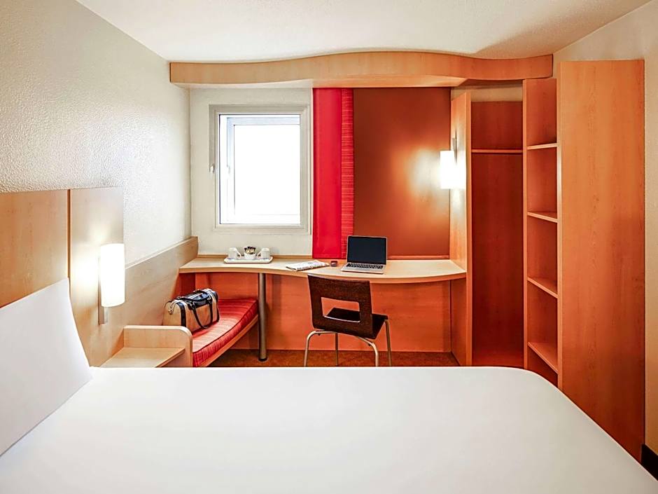 Ibis London Heathrow Airport Hotel