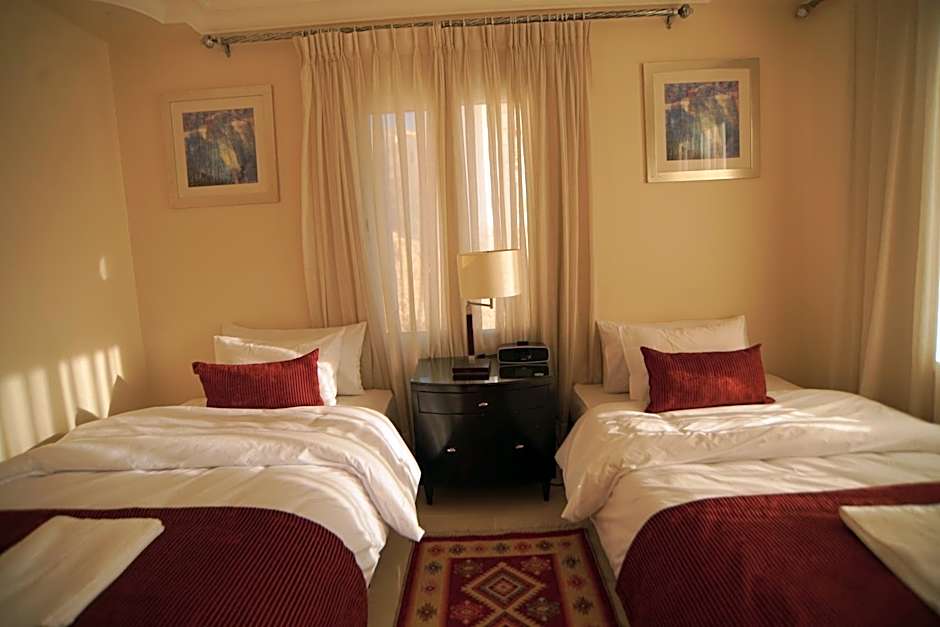 Over Mountains Hotel