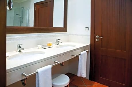 Junior Suite with Sea View (2 Adults)