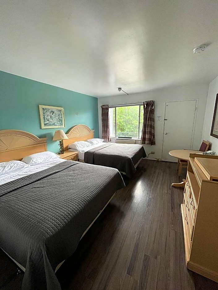 6267 Persepolis Inn