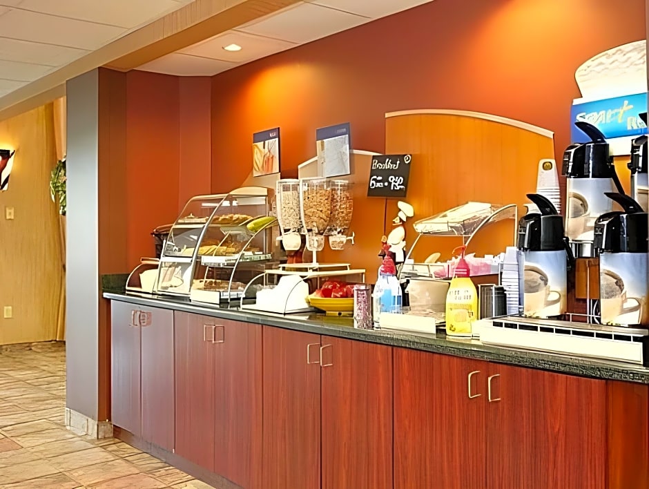 Comfort Inn & Suites Sharonville - Cincinnati North