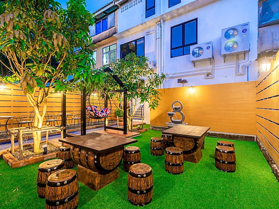 Marco Polo Phuket Poshtel & Bistro