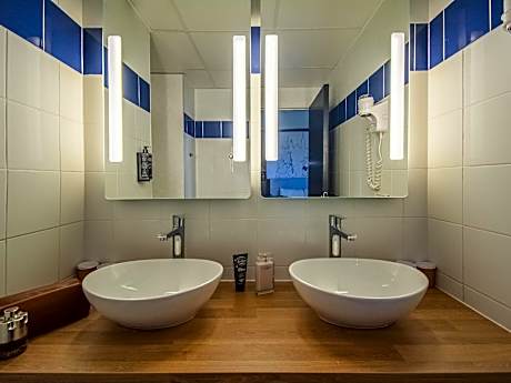 Family room 1 double bed + 2 bunk beds