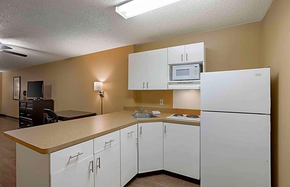 Extended Stay America Select Suites - Springfield - South