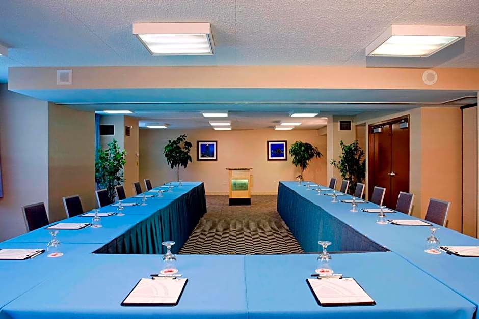 Radisson Hotel Detroit Metro Airport