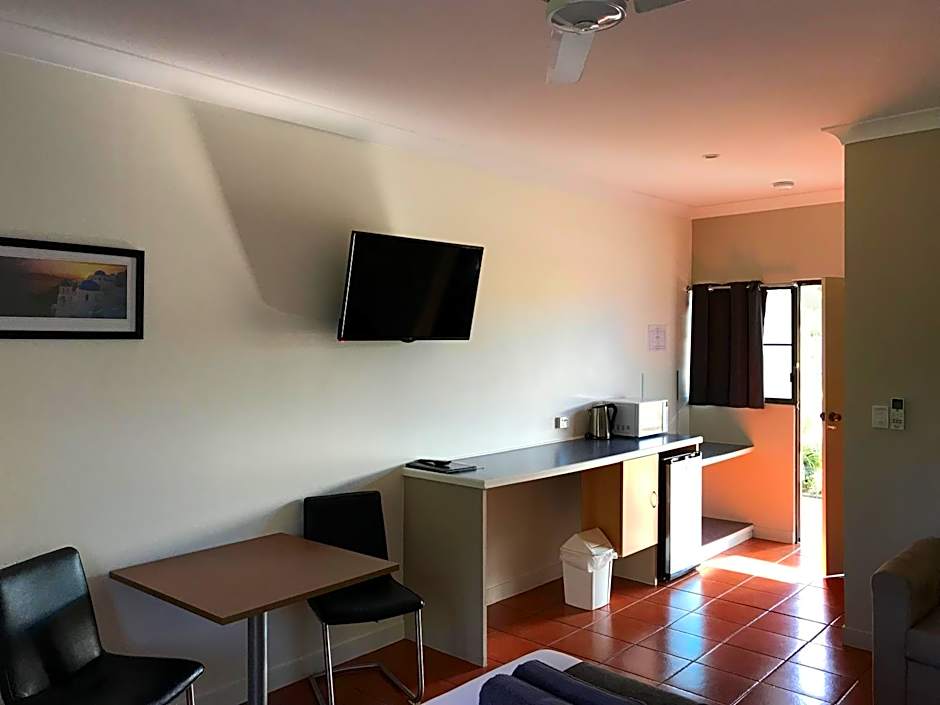 Birch Motel Bowen Previously Known as Bowen Arrow Motel