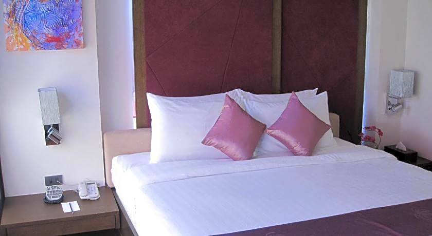 Paradiso Boutique Suites