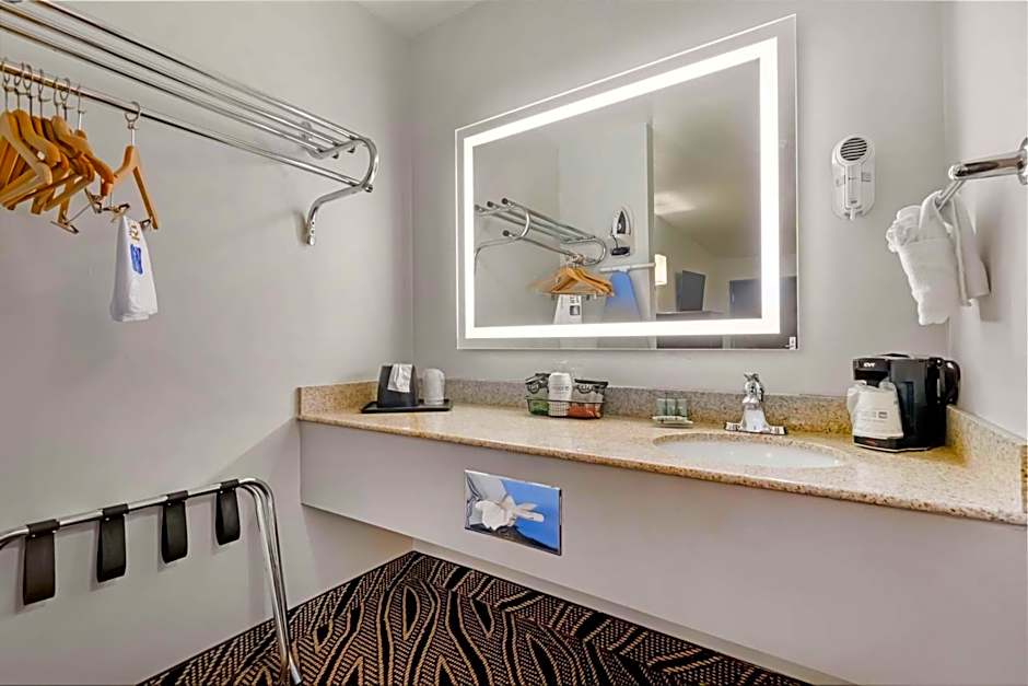 Best Western Red Carpet Inn