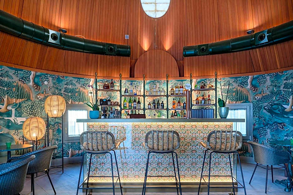 Palacio Santa Clara, Autograph Collection