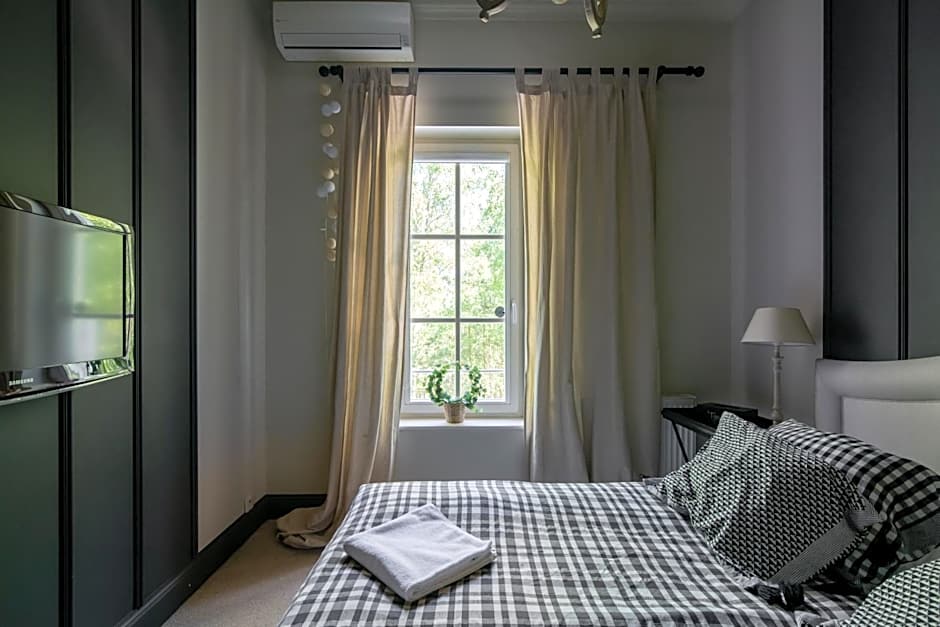 Dwór Złotopolska Dolina Mansion House