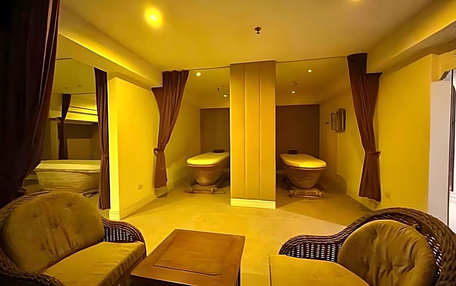 Coco Grande Hotel