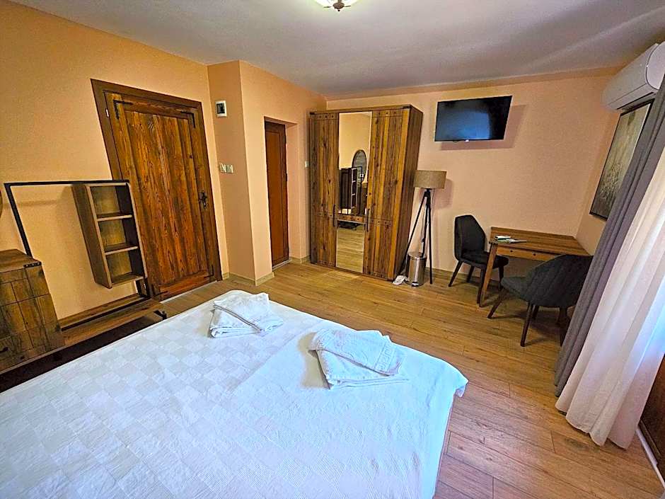 Alen Mak Forest Hotel