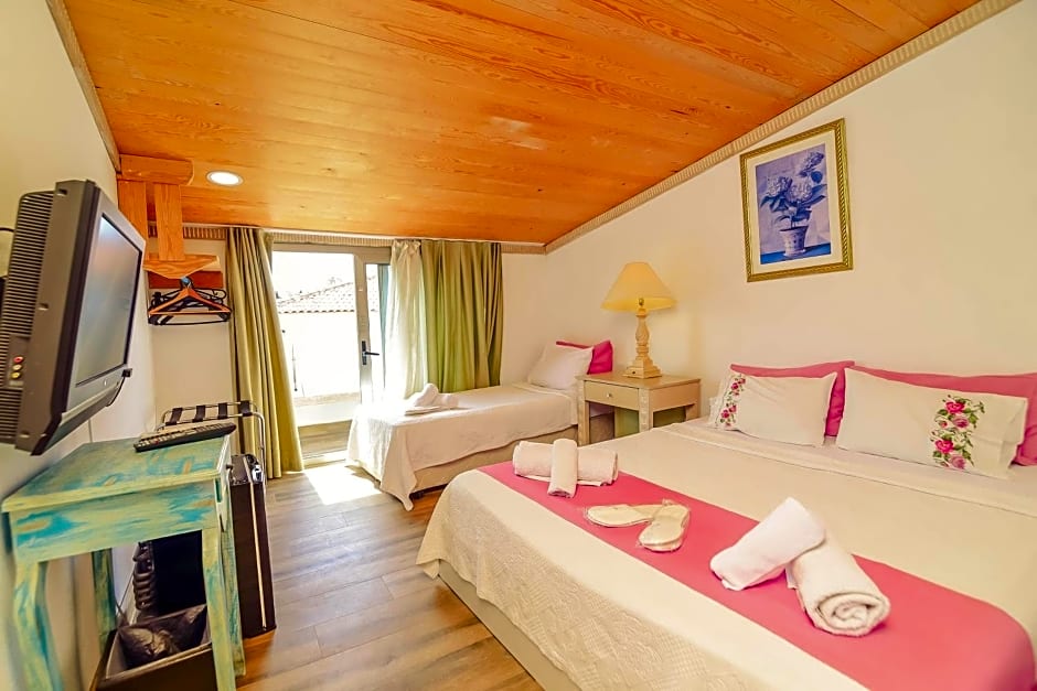 Alacati Asmali Konak Hotel