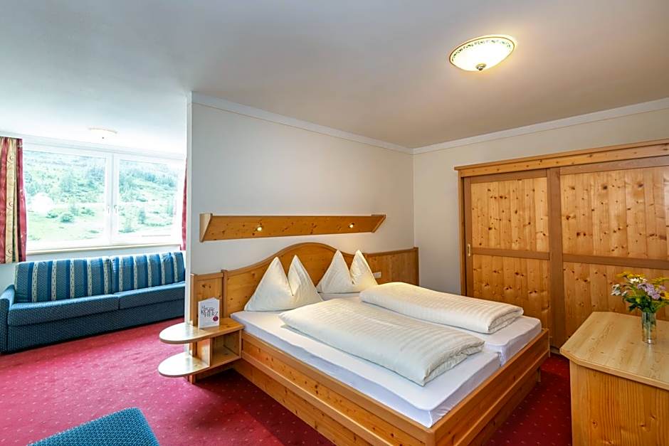 Hotel & Appartement Auerhahn