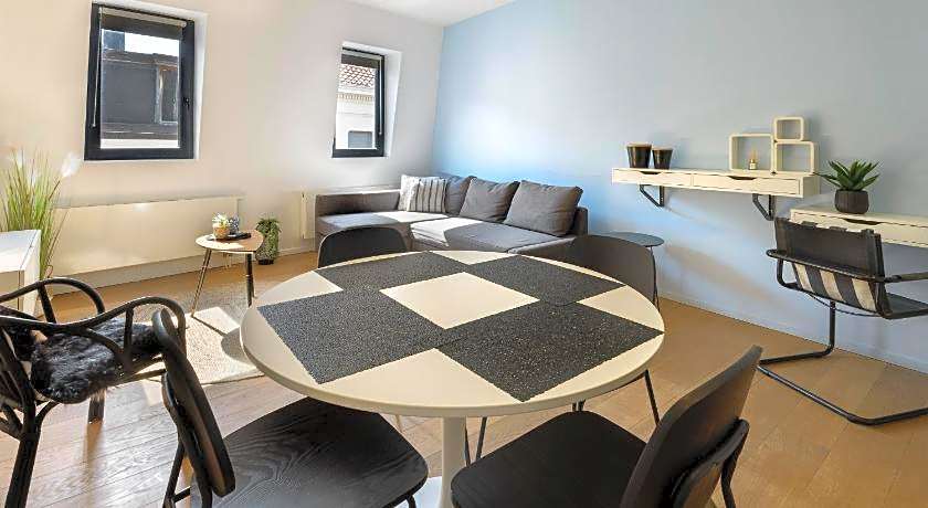 R73 Apartments by Domani Hotels