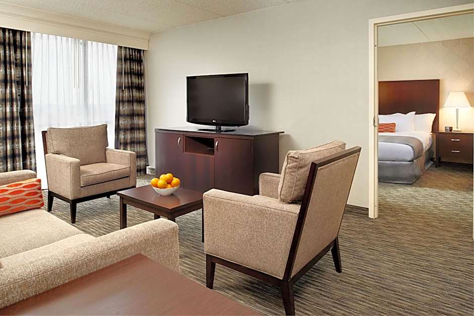 DoubleTree By Hilton Hotel Detroit-Dearborn