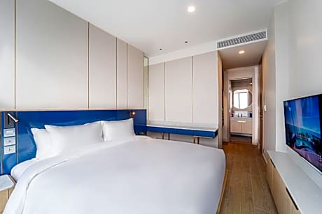 One Bedroom King Suite