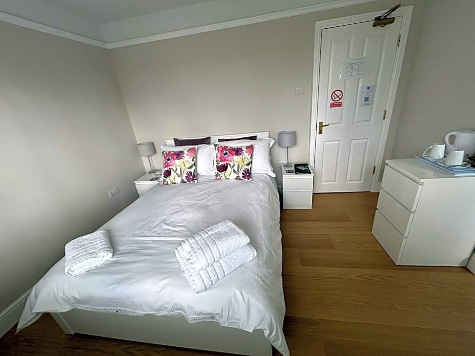 Photo 1 of 4 of Double Room with Private Bathroom