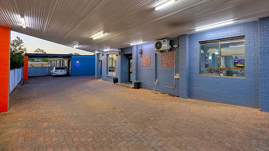 Moonraker Motor Inn