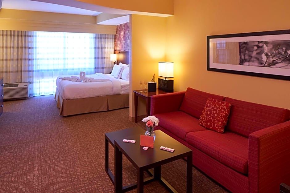 Courtyard by Marriott Evansville East