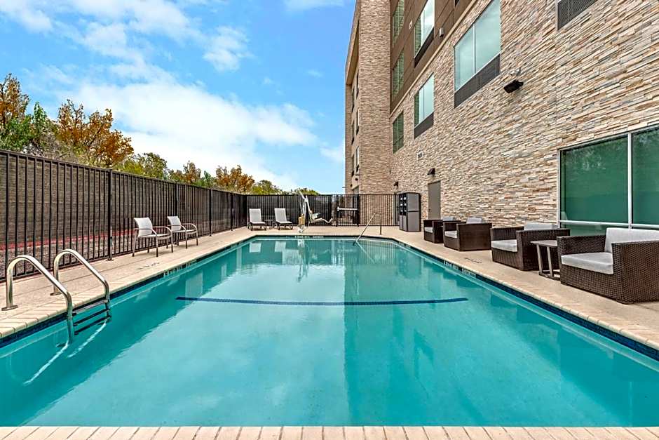 Holiday Inn Express & Suites Austin Airport East By IHG