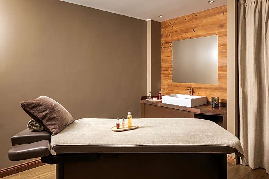 Montana Lodge & Spa, by R Collection Hotels