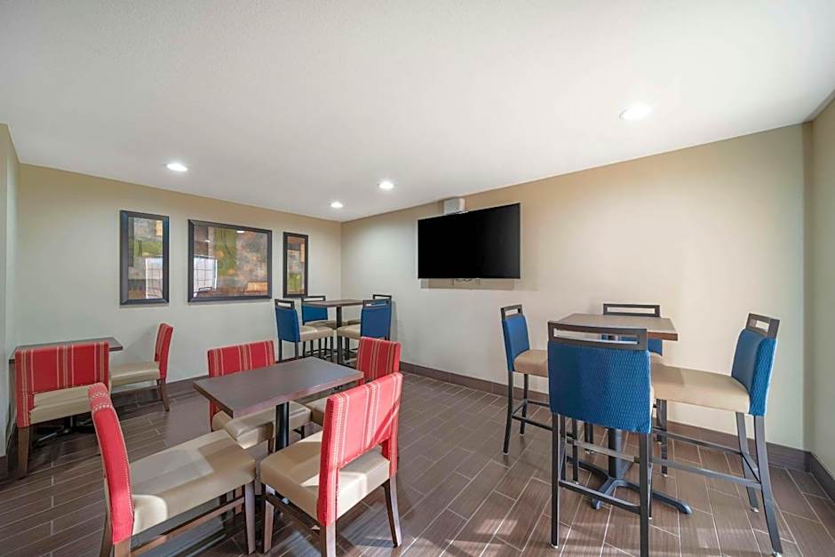 Comfort Suites Red Bluff Near I-5