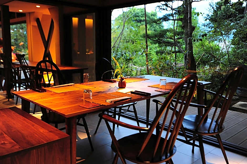 Yugawara Onsen Ashikari Ryokan