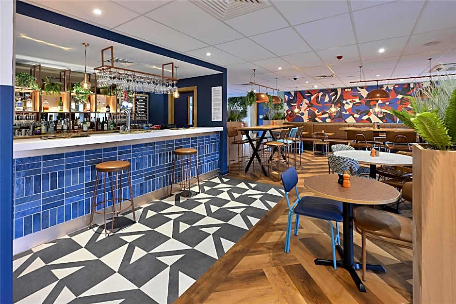 Travelodge Sunbury M3