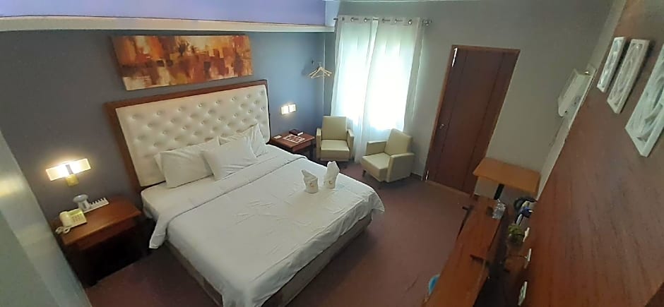Hotel Camila 2