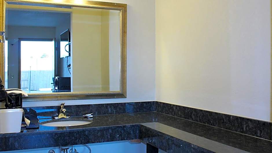 Royal Inn & Suites